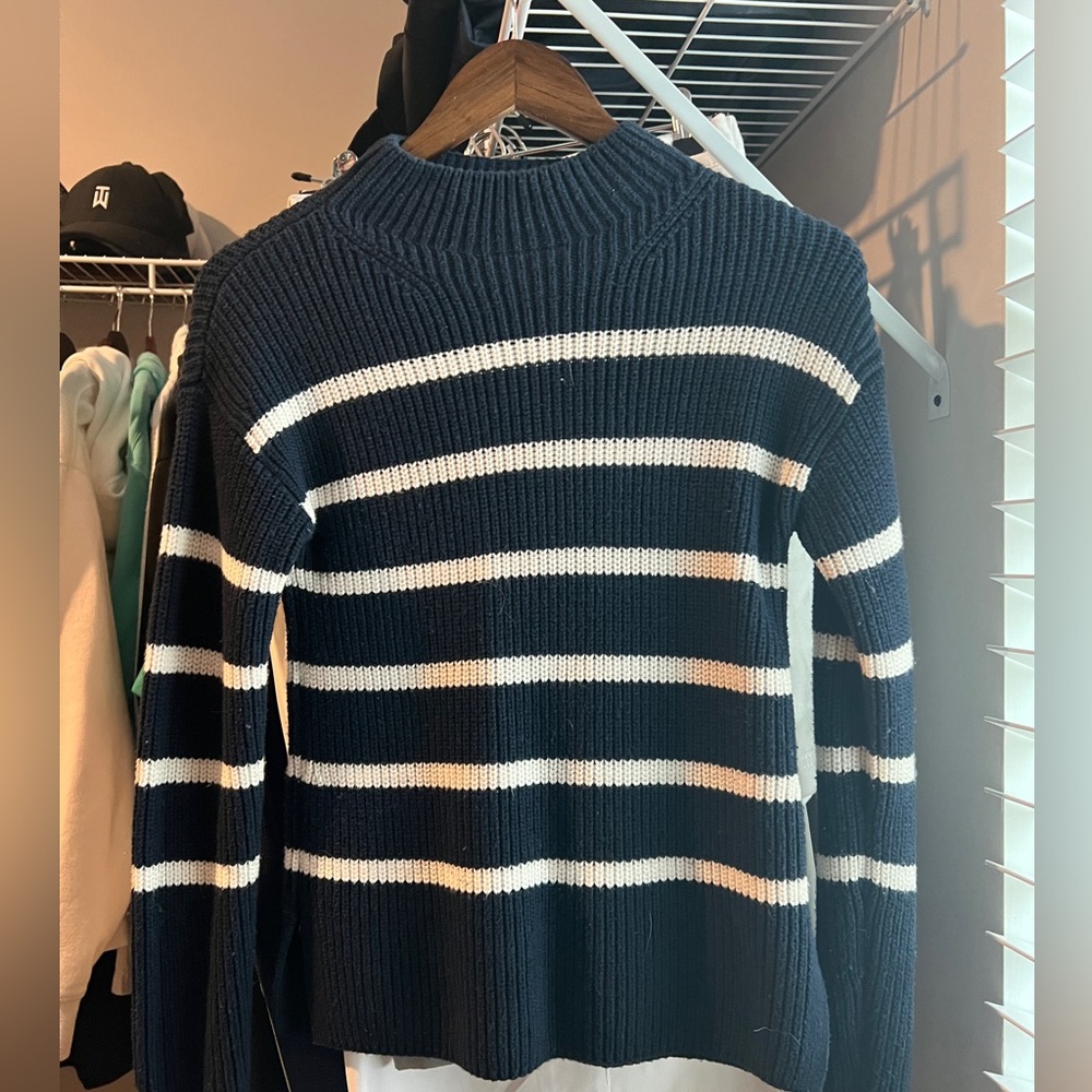 Banana Republic sweater